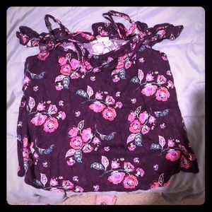 🌸 Hollister shirt! 🌺